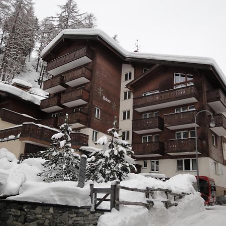 Bolero 4.5 Dachzimmerwohnung Zermatt Esterno foto